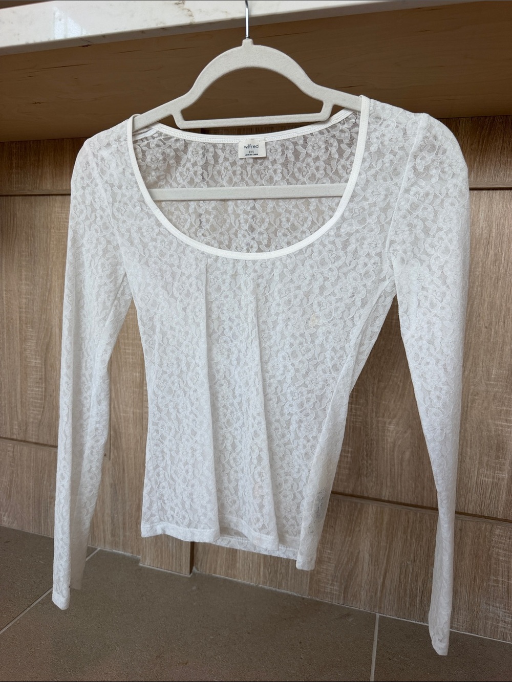 Wilfred White Lace Long Sleeve Scoop-Neck Top